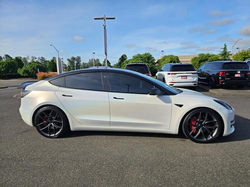Pearl White Multi-Coat 2022 Tesla Model 3 Long Range