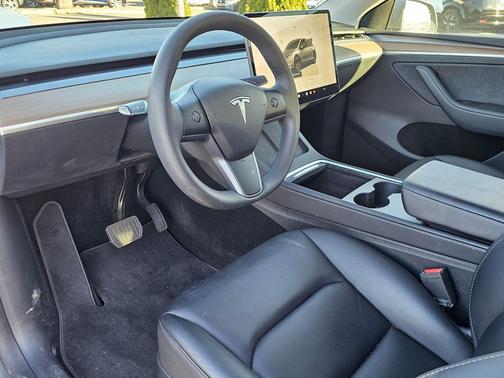 2024 Tesla Model Y Long Range Dual Motor All-Wheel Drive