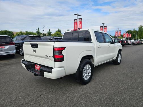 Glacier White 2022 Nissan Frontier SV