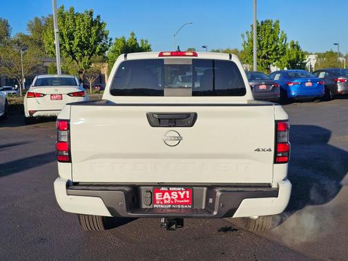 2025 Nissan Frontier SV