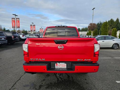 2024 Nissan Titan SV