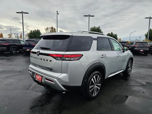 2025 Nissan Pathfinder Platinum 4WD