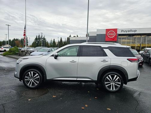2025 Nissan Pathfinder Platinum 4WD