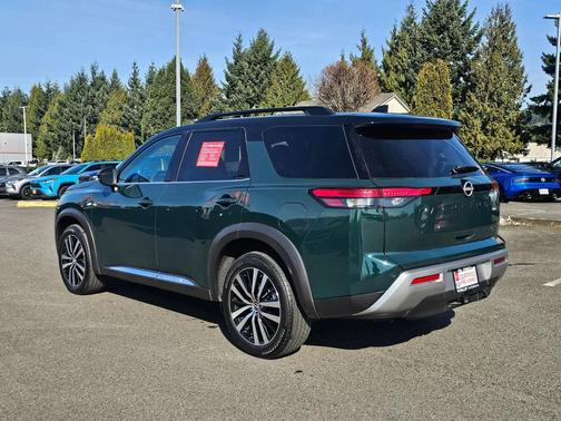 2024 Nissan Pathfinder Platinum 4WD