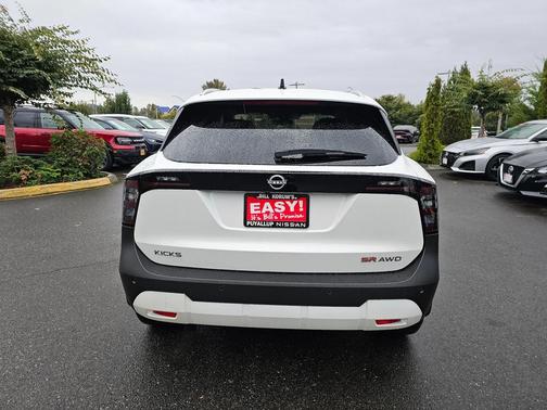 2026 Nissan Kicks SR