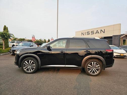 2022 Nissan Pathfinder Platinum