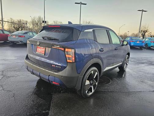 2025 Nissan Kicks SR