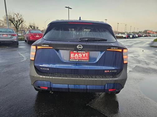 2025 Nissan Kicks SR