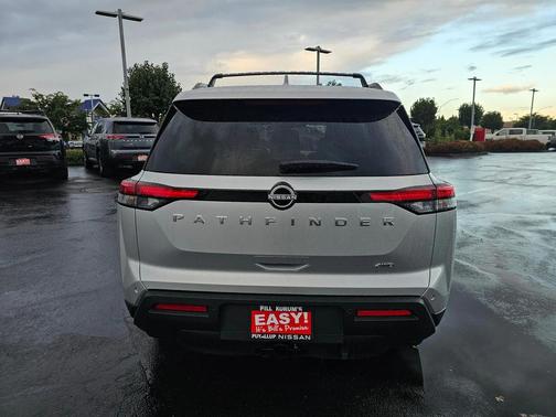 2025 Nissan Pathfinder SV 4WD