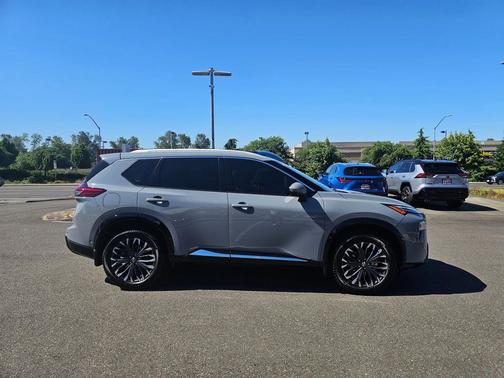 2024 Nissan Rogue Platinum
