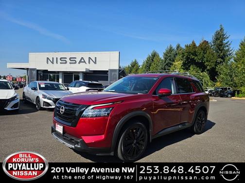 2022 Nissan Pathfinder SL