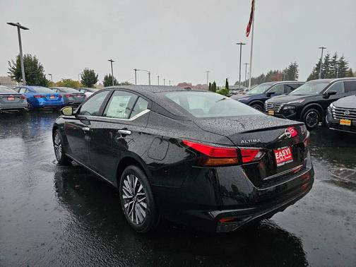 2025 Nissan Altima SV AWD