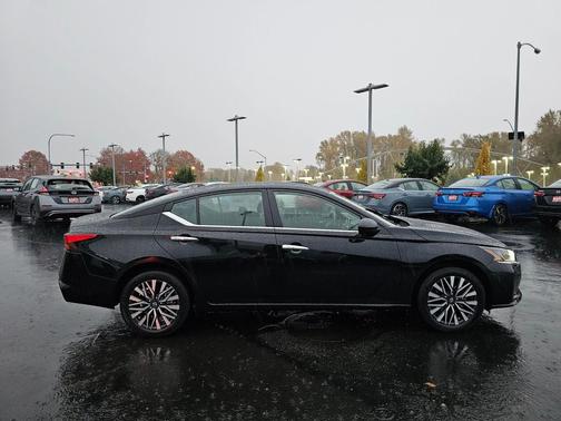 2025 Nissan Altima SV AWD