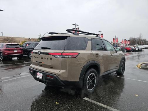 2024 Nissan Pathfinder Rock Creek 4WD