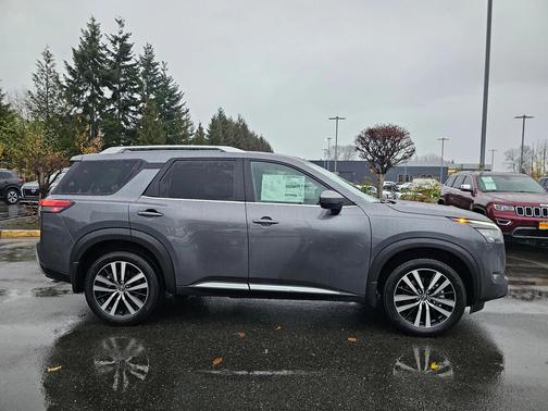 2025 Nissan Pathfinder Platinum 4WD