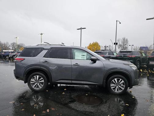 2025 Nissan Pathfinder SL 4WD