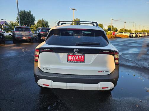 2026 Nissan Kicks SR