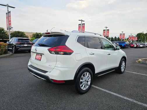 2017 Nissan Rogue SV