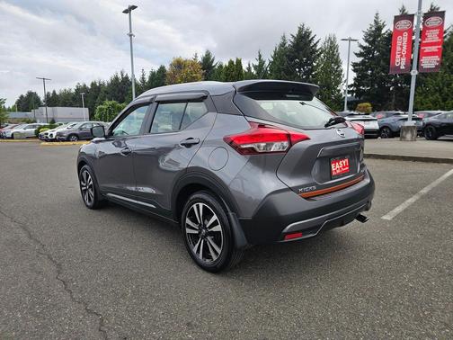 Gun Metallic 2019 Nissan Kicks SR