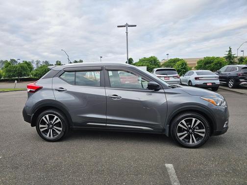 Gun Metallic 2019 Nissan Kicks SR