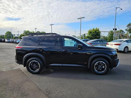 2025 Nissan Pathfinder Rock Creek 4WD
