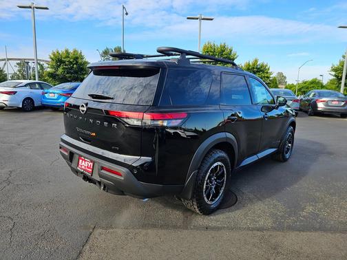 2025 Nissan Pathfinder Rock Creek 4WD