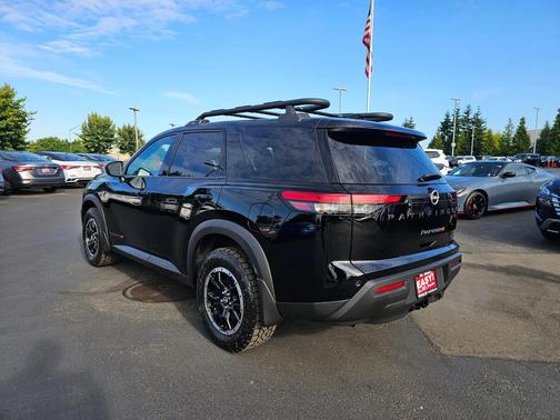 2025 Nissan Pathfinder Rock Creek 4WD