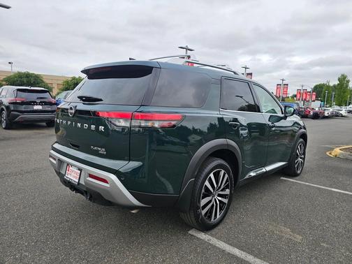 2024 Nissan Pathfinder Platinum 4WD