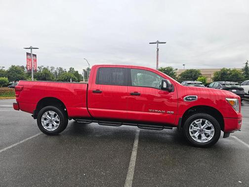 2024 Nissan Titan XD SV