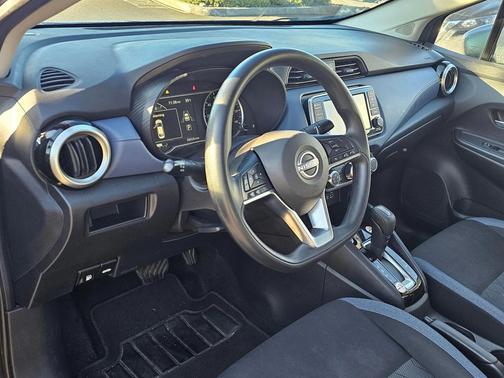 2023 Nissan Versa 1.6 SV