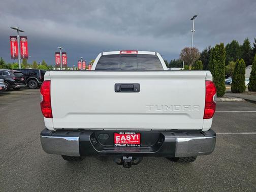 Super White 2017 Toyota Tundra SR5