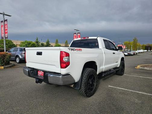 Super White 2017 Toyota Tundra SR5