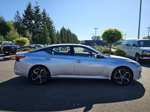 2023 Nissan Altima SR Intelligent AWD