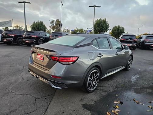 2025 Nissan Sentra SR