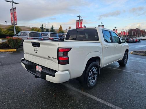 2024 Nissan Frontier SL