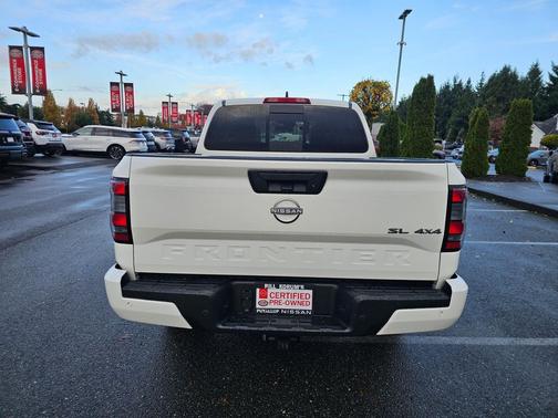 2024 Nissan Frontier SL