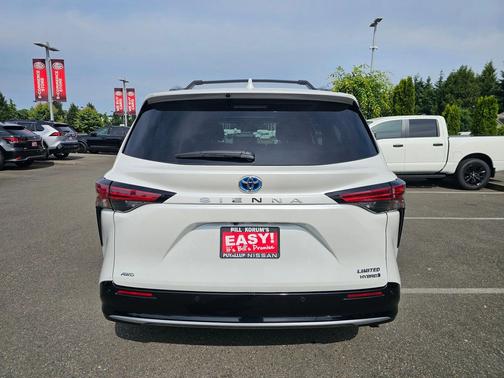 2024 Toyota Sienna Limited 7-Passenger