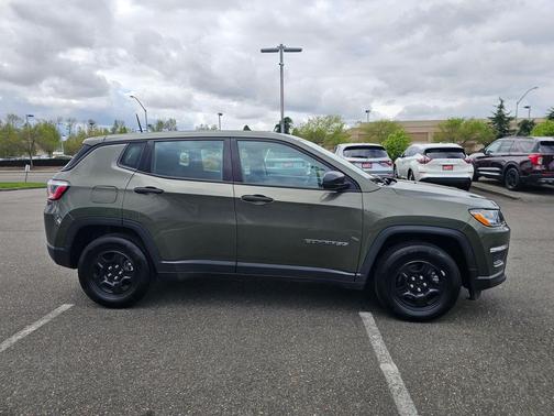 Olive Green Pearlcoat 2018 Jeep Compass Sport