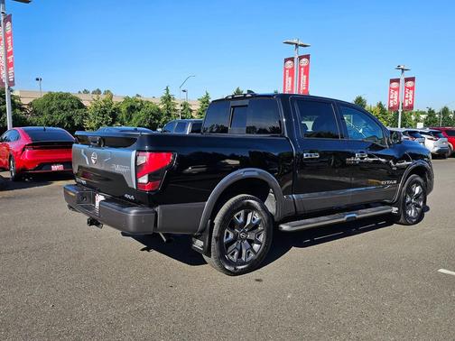 2023 Nissan Titan Platinum Reserve