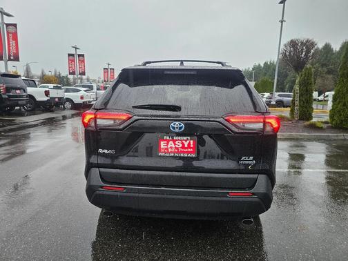 2021 Toyota RAV4 Hybrid XLE