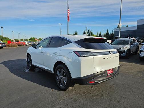 2025 Nissan Murano SL