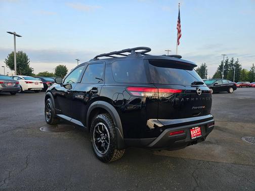 2025 Nissan Pathfinder Rock Creek 4WD
