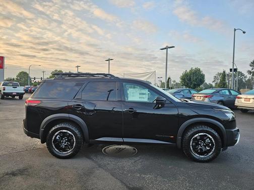 2025 Nissan Pathfinder Rock Creek 4WD