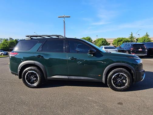 Obsidian Green Pearl/Super Black 2023 Nissan Pathfinder Rock Creek 4WD