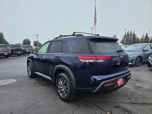 2025 Nissan Pathfinder SV 4WD