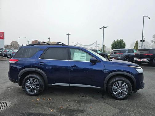 2025 Nissan Pathfinder SV 4WD