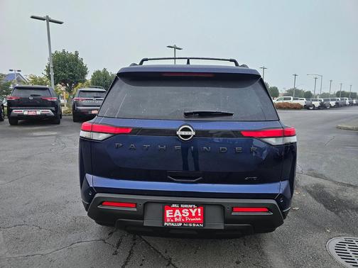 2025 Nissan Pathfinder SV 4WD