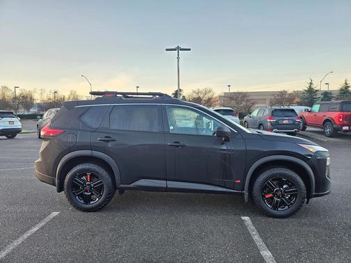 2025 Nissan Rogue Rock Creek