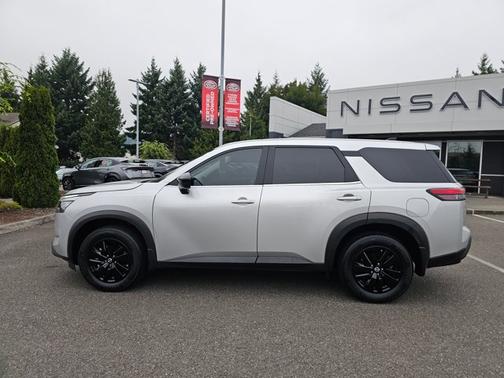 2023 Nissan Pathfinder S