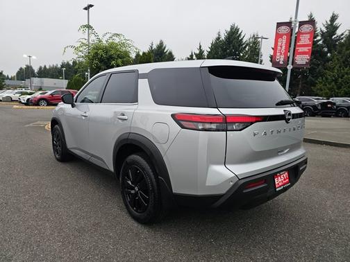 2023 Nissan Pathfinder S